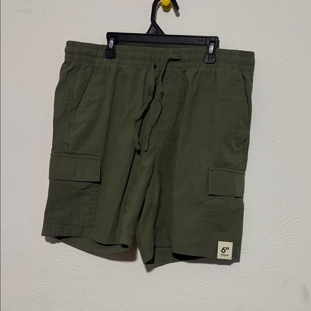 No Boundaries Men's Green Cargo Shorts